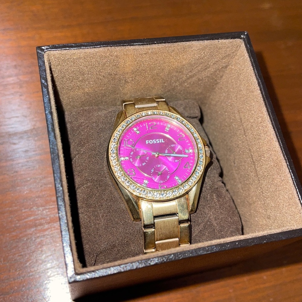 Fossil Rose gold watch with pink face 💕